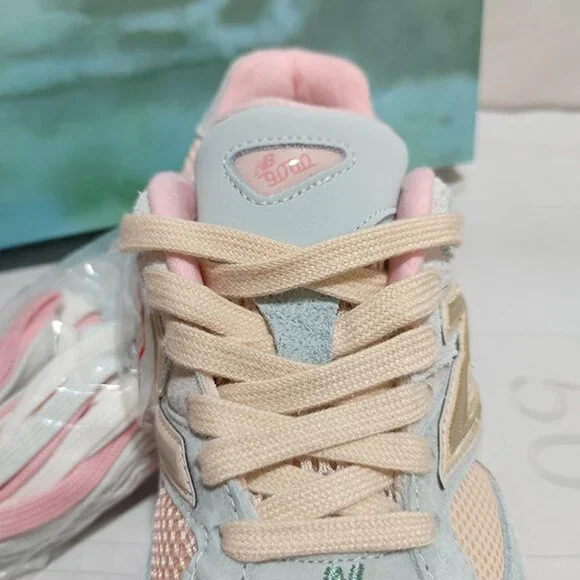 New Balance 9060 Baby Shower Blue Women - Picture 3 of 6